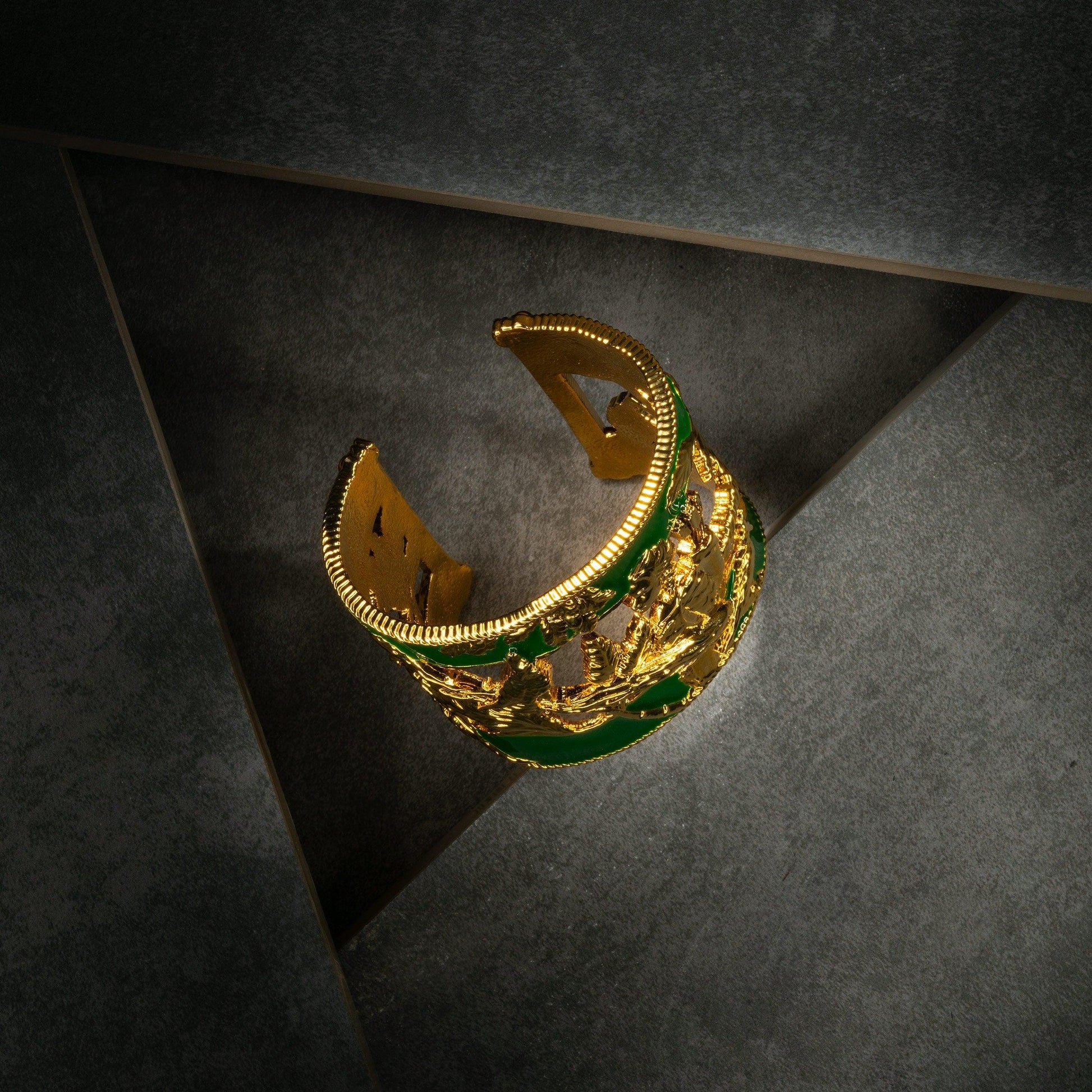 Unique Cuff Bracelet "Vigor" - Gold & Green Gift, Gift For Mom, Artistic, Jewelry Cuff, Bracelet, Gold, Silver, Brass